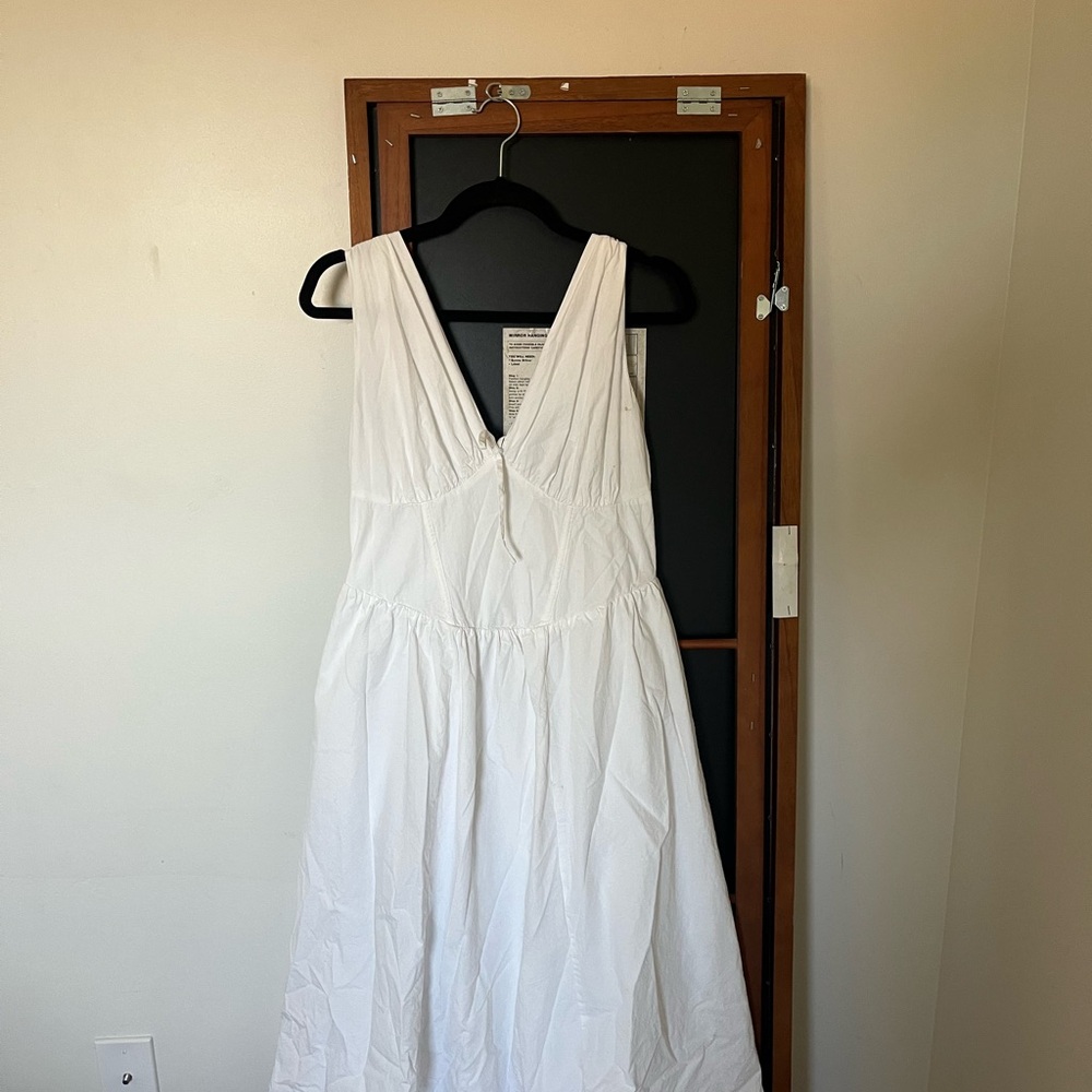 Lulu's White V-Neck Sleeveless Maxi Dress